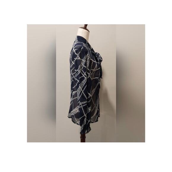 Gorgeous Maurices Sheer Navy Blue Blouse Size Large - Picture 6 of 9